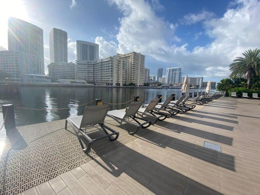 Amazing 1B-1B Apartment With Amazing View! 28A Hallandale Beach Luaran gambar